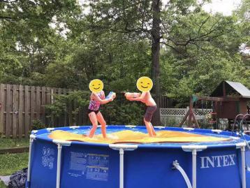 Great entertainment in the pool