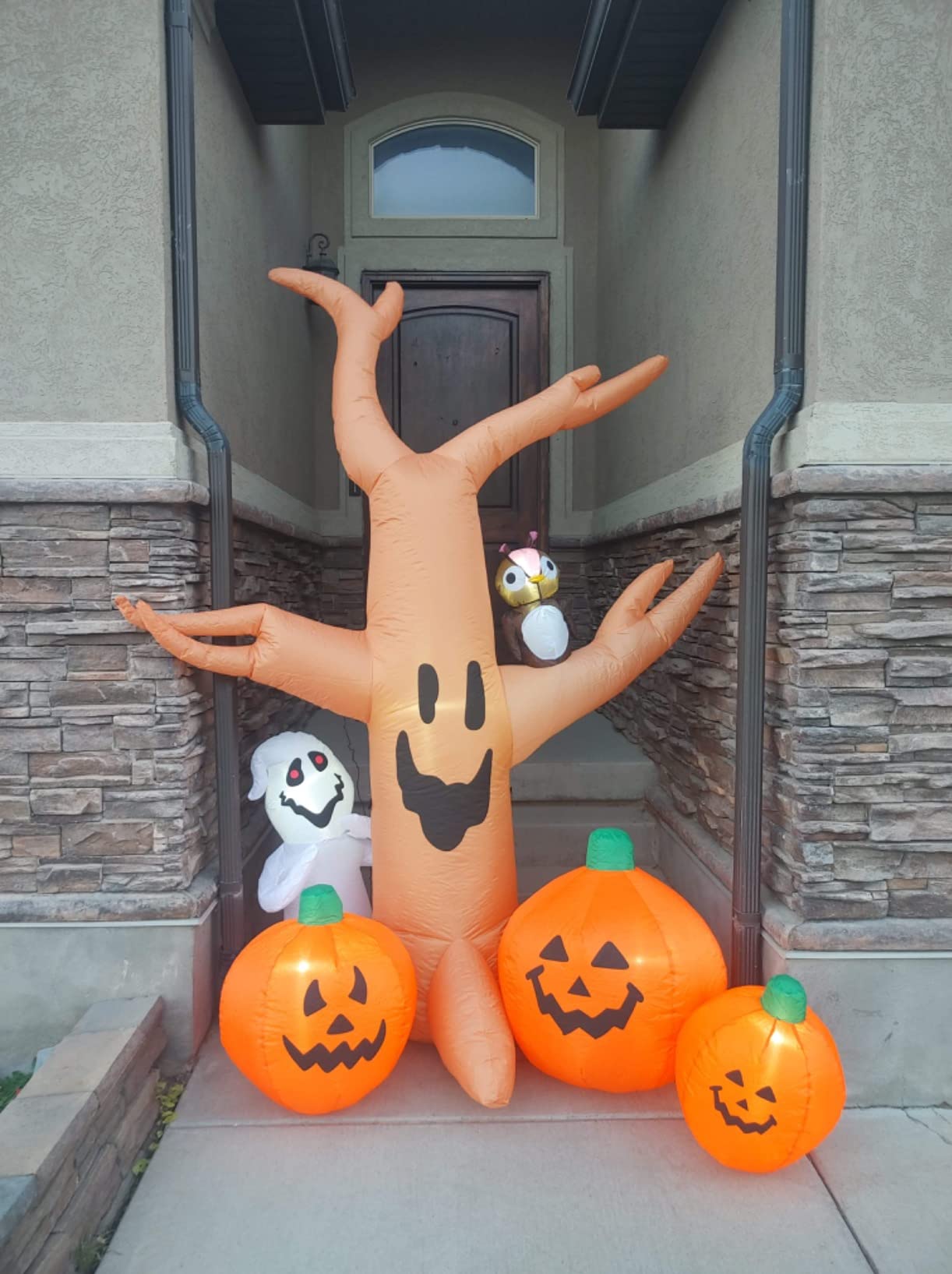 Cool, ghost and pumpkin inflatable