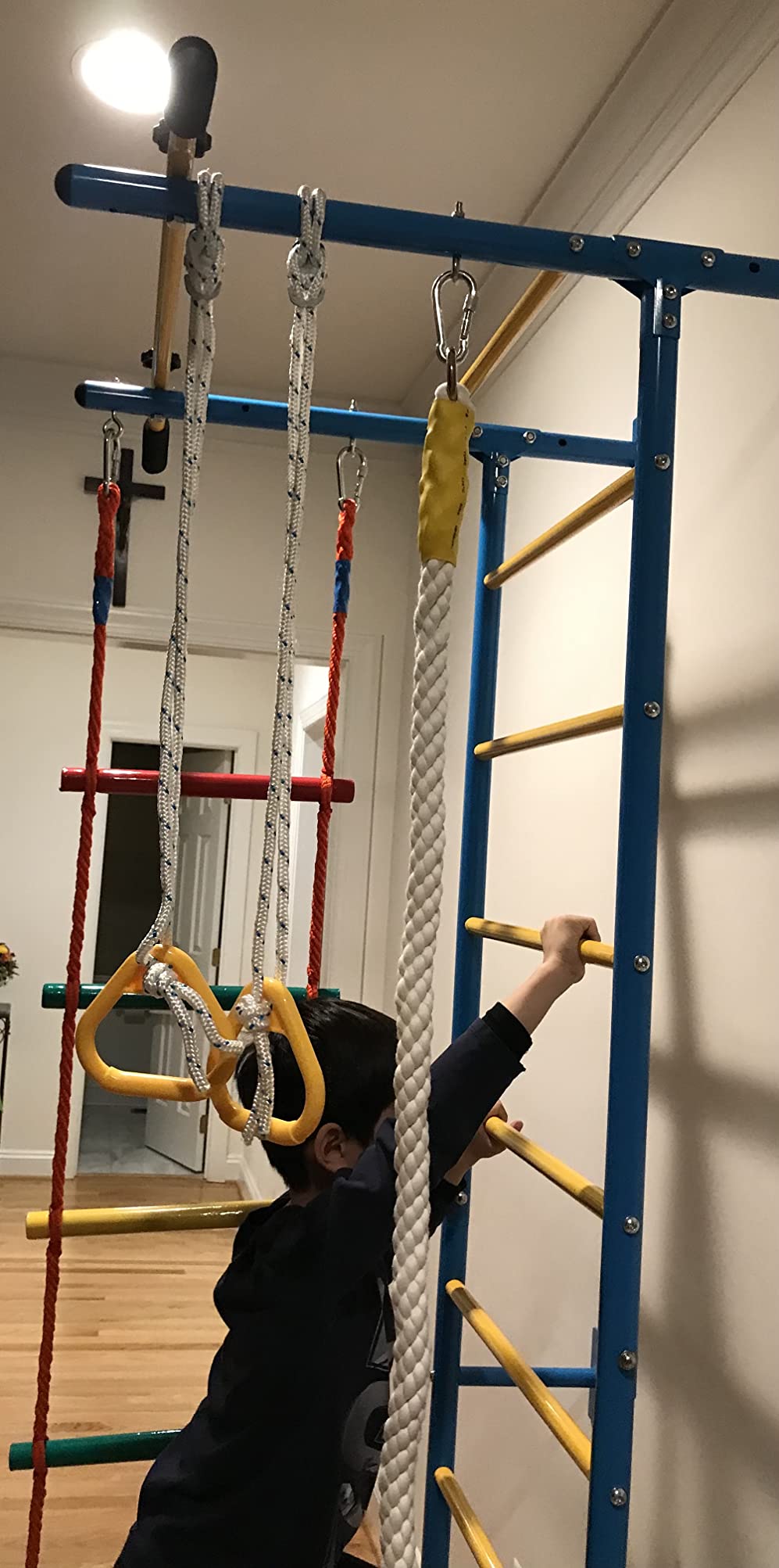 Very sturdy and fun climbing bar for kids
