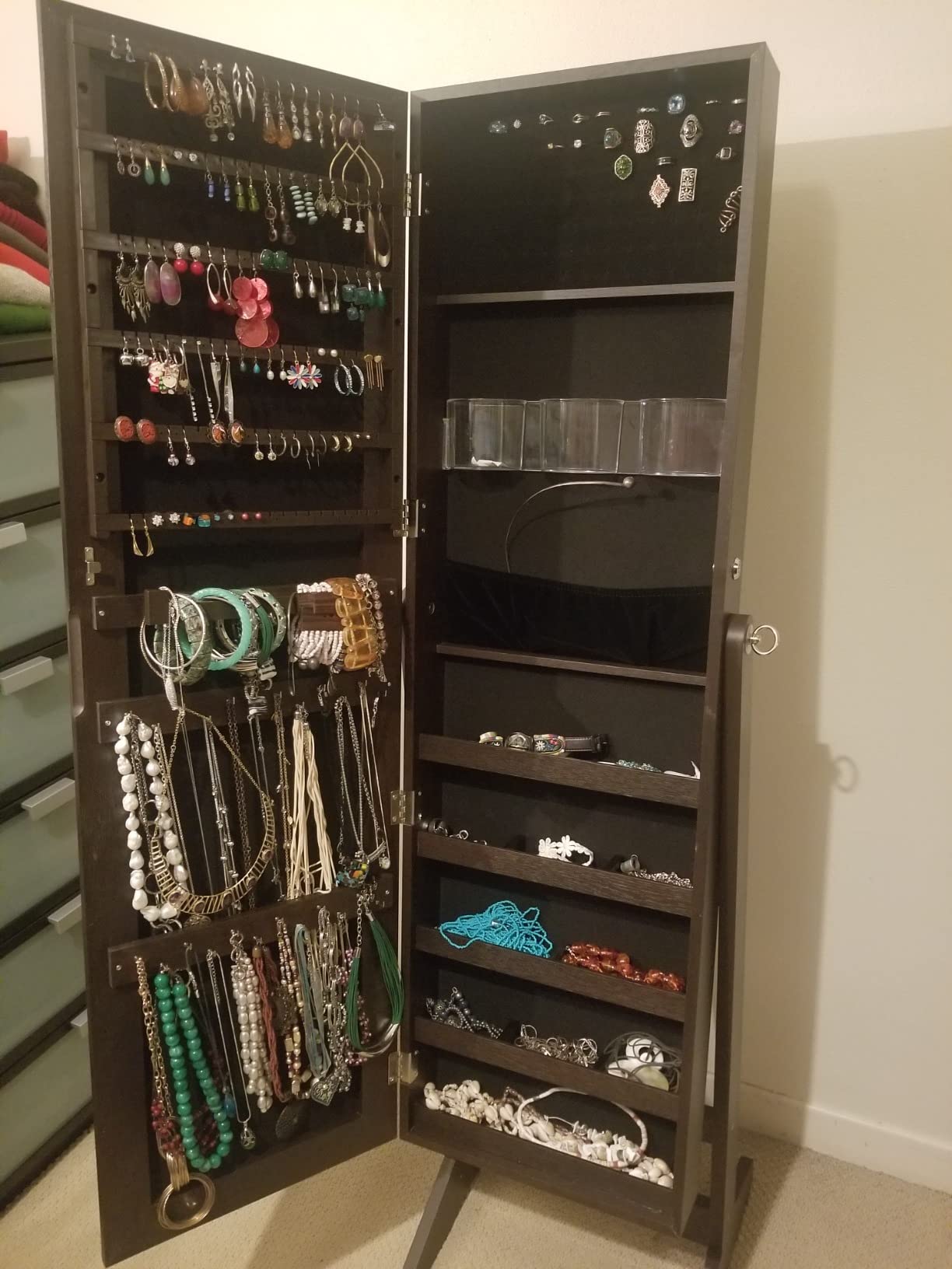 Needs more necklace space!